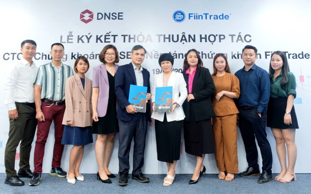 DNSE và FiinTrade hợp tác mang đến trải nghiệm “một chạm” lần đầu tiên trên thị trường