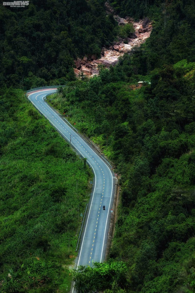 Photo: The 33km long pass connecting Da Lat and Nha Trang - Photo 2.