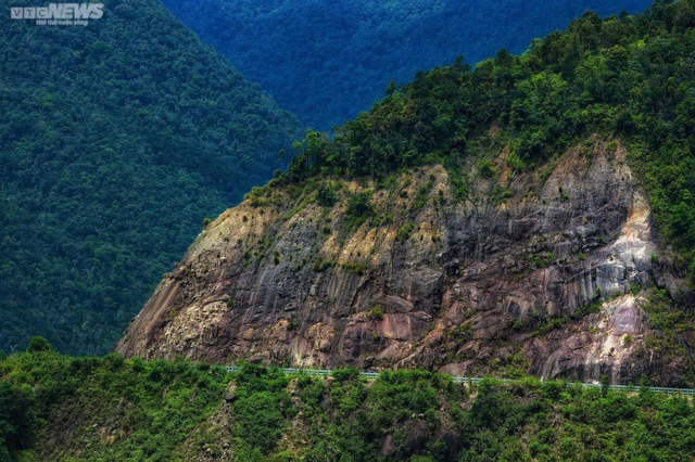 Photo: The 33km long pass connecting Da Lat and Nha Trang - Photo 8.