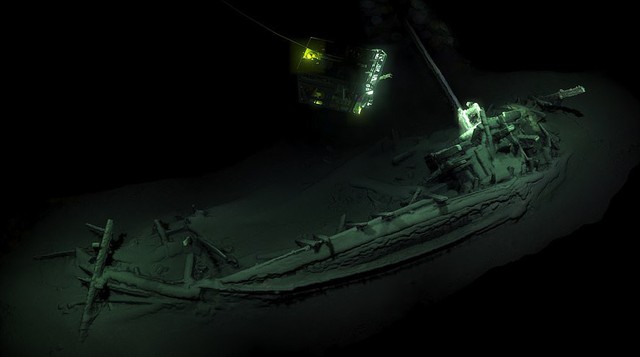 Quét sâu 2 km dưới đáy Biển Đen, cỗ máy thấy vật lạ 2.400 năm: Vì sao còn nguyên vẹn? - Ảnh 2.