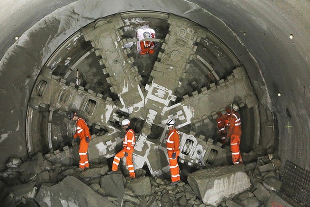 Tuyến tàu điện ngầm 25 tỉ USD: Nhà ga chứa được tòa nhà chọc trời cao nhất London nếu ngả ra đất - Ảnh 13.