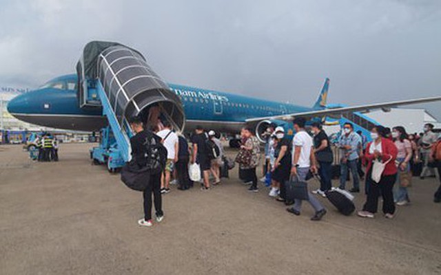 Vietnam Airlines đứng trước nguy cơ hủy niêm yết cổ phiếu vì thua lỗ 3 năm liên tiếp .Ảnh: LAM GIANG