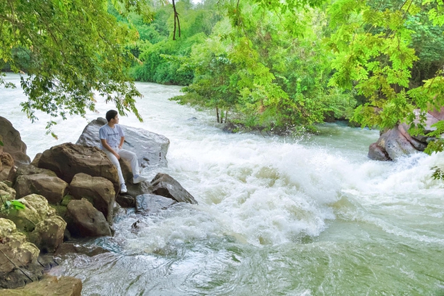 Chỉ có 1 ngày 1 đêm đi du lịch thì có thể ghé những địa điểm ngay sát TP.HCM này  - Ảnh 3.