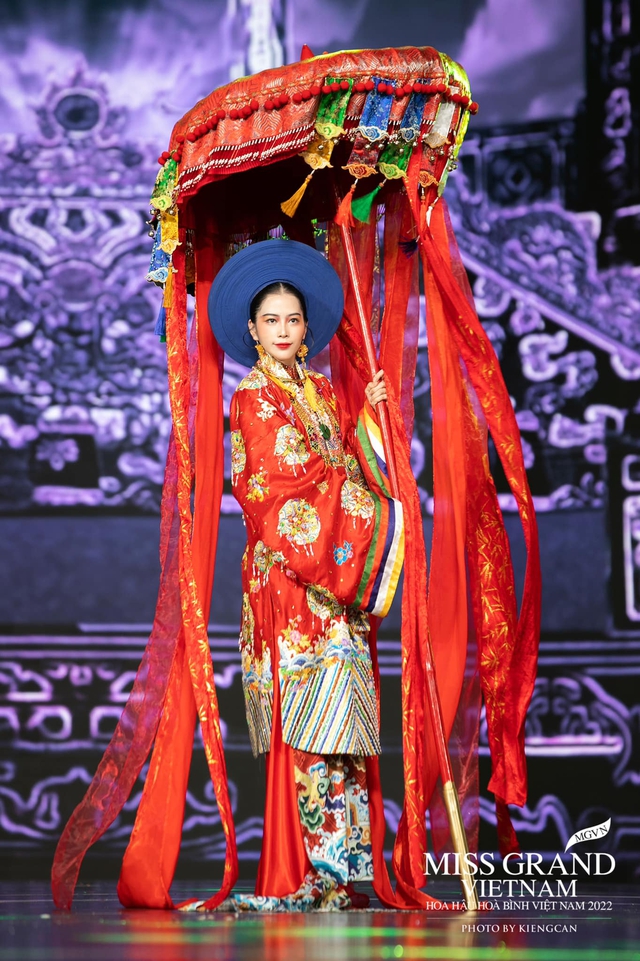 Toàn cảnh đêm thi trang phục dân tộc Hoa hậu Hoà bình Việt Nam: Thuỳ Tiên và dàn sao đổ bộ, hàng loạt thiết kế cực độc đáo - Ảnh 29.