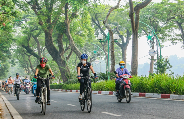 Những con đường lý tưởng dành cho hội mê đạp xe ở Hà Nội khi tiết trời sang thu - Ảnh 5.