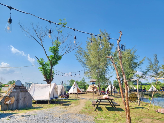 Khu cắm trại Cần Giờ nổi tiếng với dân TP.HCM vì có nhiều hoạt động vui chơi thư giãn - Ảnh 9.