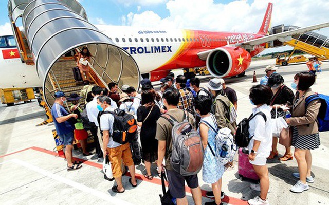Trở lại sau dịch, hàng không Việt tăng tốc phục vụ khách hàng - Ảnh: C.TRUNG