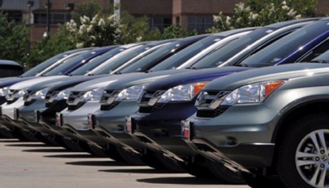 Dự kiến nâng giá trần mua ôtô công phục vụ công tác chung lên 950 triệu đồng/xe - Ảnh 1.