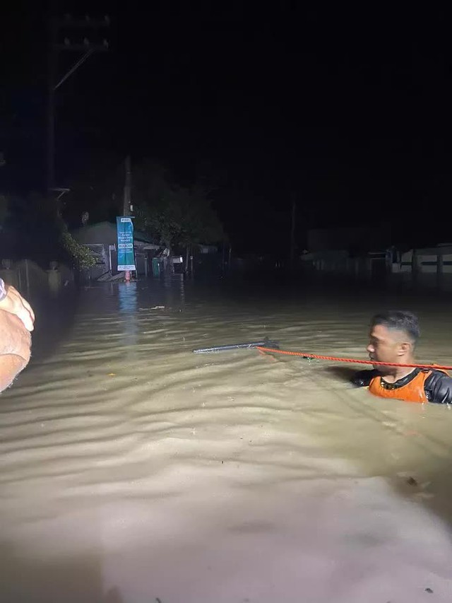 Hình ảnh siêu bão Noru hoành hành ở Philippines - Ảnh 12.