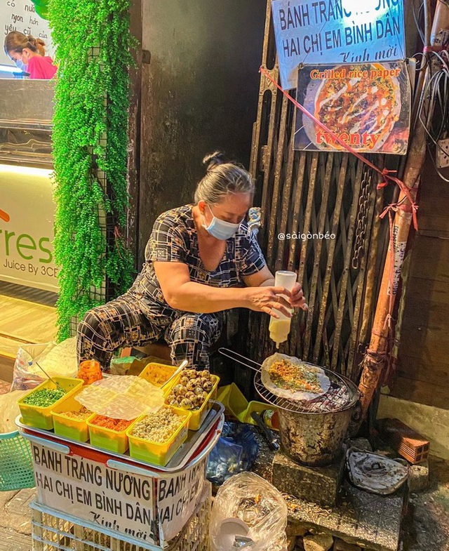 Cầm 100k dạo khu phố đi bộ Nguyễn Huệ quọ tộc thị ăn đến đến món nàu?