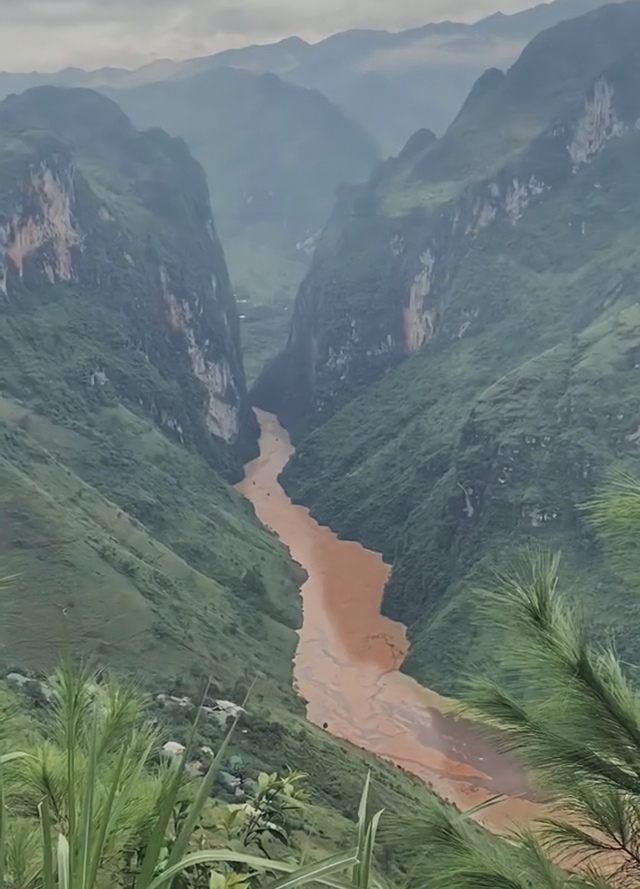 Challenging cloud hunting journey in Ha Giang, where young people break the limit to immerse themselves in the fairyland - Photo 8.