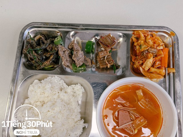 Nhân viên ở Hàn Quốc tiết lộ sự thật bữa cơm trưa tại công ty: Người ăn áp lực chẳng kém người nấu - Ảnh 8.