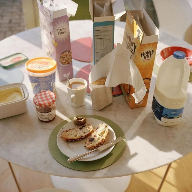 Vẻ đẹp bữa ăn sáng của người Anh trong mắt nhiếp ảnh gia - Ảnh 2.