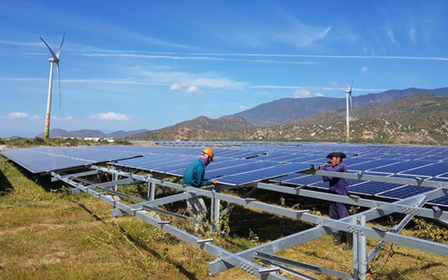 Bộ Công Thương đề xuất tiếp tục phát triển các dự án điện mặt trời đã được chấp thuận nhà đầu tư trong giai đoạn đến năm 2030 với tổng công suất 2.360MW, giảm so với đề xuất trước đó - Ảnh: NGỌC HIỂN
