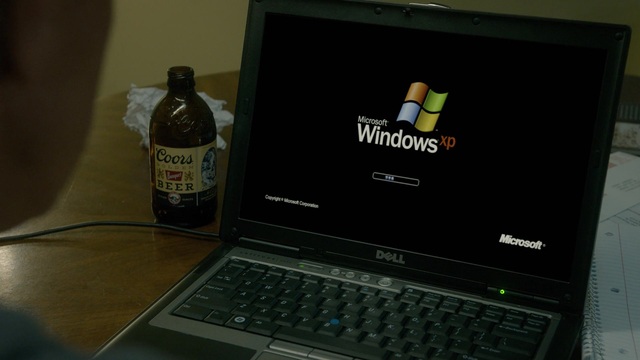 Microsoft cảnh báo bài hát có thể phá hỏng máy tính xách tay dù để từ xa - Ảnh 2.