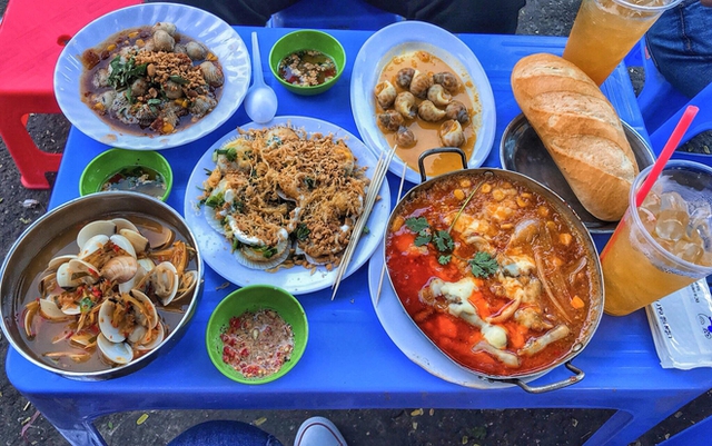 5 snail shops in Ho Chi Minh City have divine weapons that make people come to eat crowded - Photo 31.