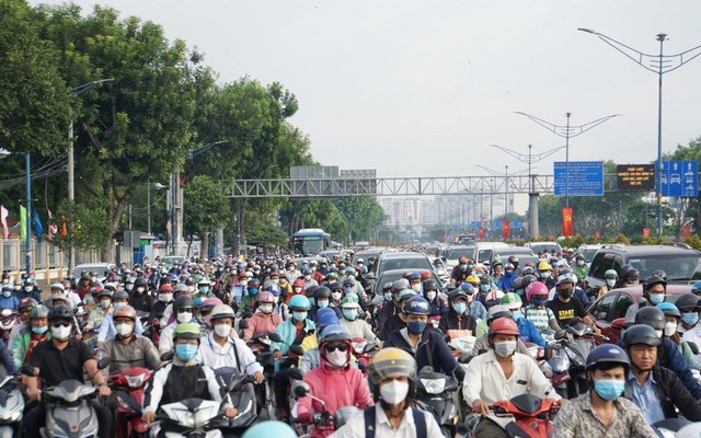 Ùn ứ giao thông tại khu vực cửa ngõ sân bay Tân Sơn Nhất.