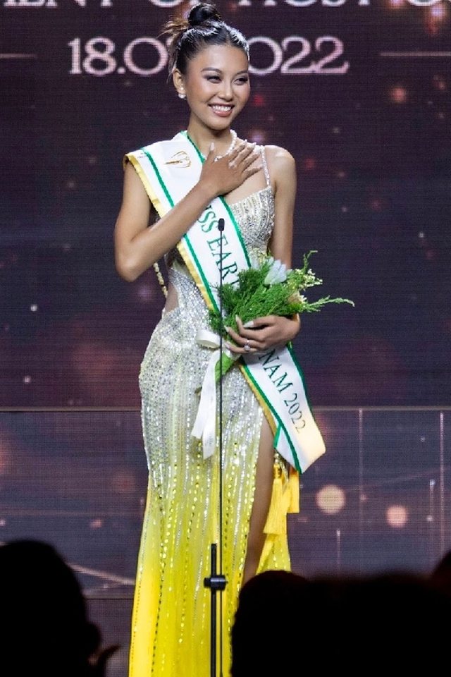  Mỹ nhân đầu tiên mang vương miện Hoa hậu Trái đất về Việt Nam ra sao sau 4 năm? - Ảnh 3.