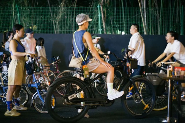 Trung Quốc: Sống giữa đại dịch, chơi xe đạp trở thành xu thế ở thành phố hiện đại - Ảnh 8.