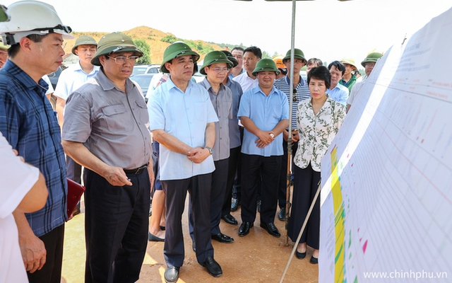 Thủ tướng Phạm Minh Chính đã đi kiểm tra, đôn đốc dự án cao tốc Tuyên Quang – Phú Thọ kết nối với cao tốc Nội Bài – Lào Cai. Ảnh VGP/Nhật Bắc