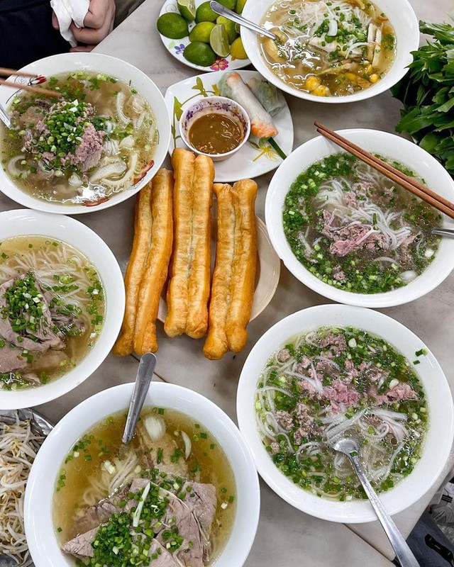 Pho shops from the time of "brothers and sisters" in Ho Chi Minh City are still crowded despite the time - Photo 11.