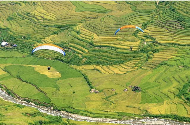 Paragliding at Mu Cang Chai attracts young people, an interesting flying experience that should be tried once in a lifetime - Photo 2.