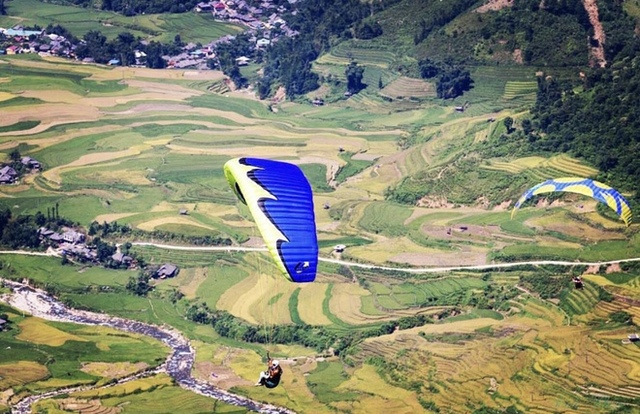 Paragliding at Mu Cang Chai attracts young people, an interesting flying experience should try once in a lifetime - Photo 3.