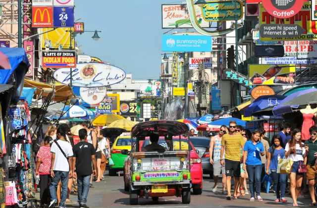 Cựu tiếp viên hàng không từng đến hơn 50 quốc gia, chia sẻ lý do vì sao Bangkok là điểm đến tốt nhất cho khách du lịch - Ảnh 1.