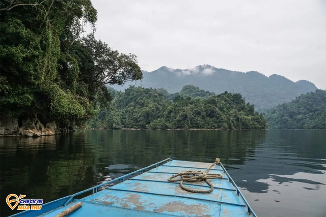 10 most beautiful lakes in Vietnam: There is a place called Ha Long Bay of the Central Highlands - Photo 2.