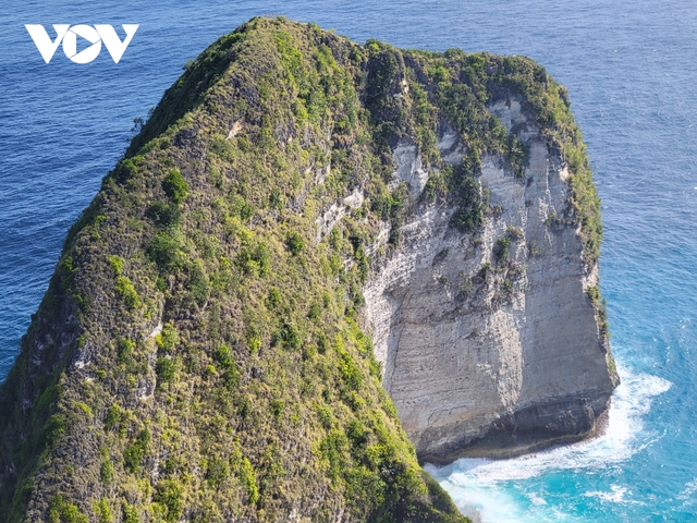 Khám phá sống lưng khủng long tuyệt mỹ trên đảo Nusa Penida ở Bali - Ảnh 5.