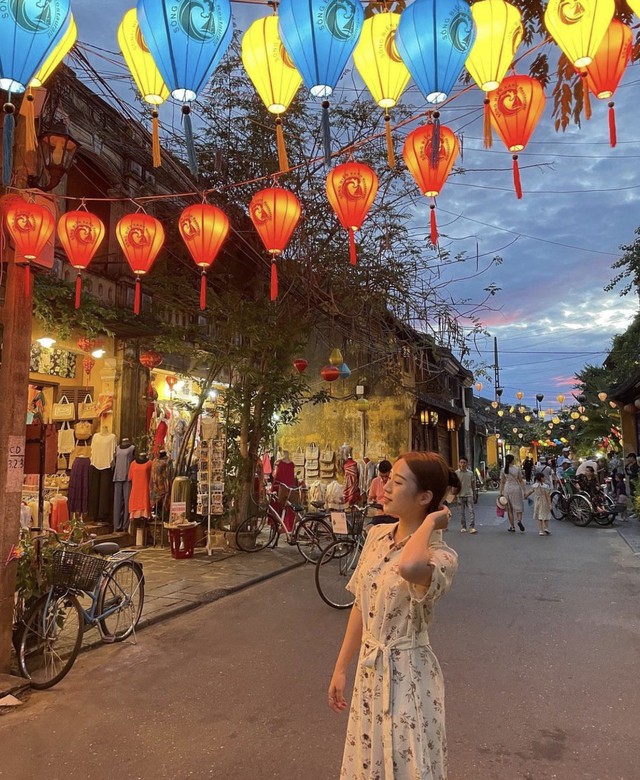 Enjoy the moonlit night of the Mid-Autumn Festival in Hoi An with many traditional festival-style activities - Photo 12.