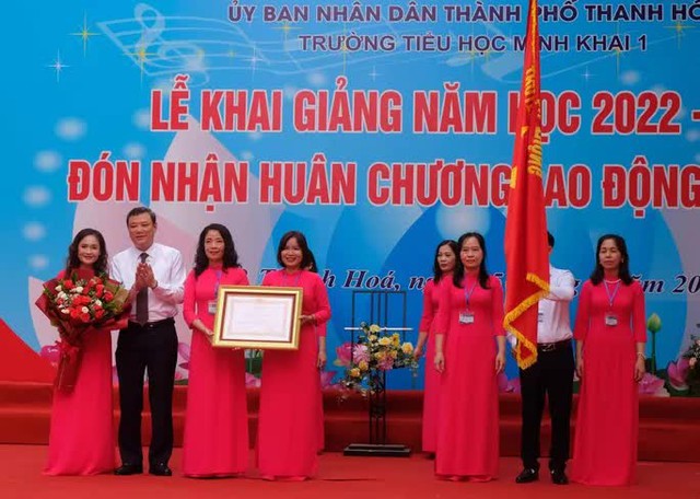 Chủ tịch nước, Thủ tướng dự lễ khai giảng năm học mới - Ảnh 15.