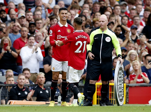 Ronaldo “tươi như hoa” khi Antony tỏa sáng cho MU - Ảnh 5.