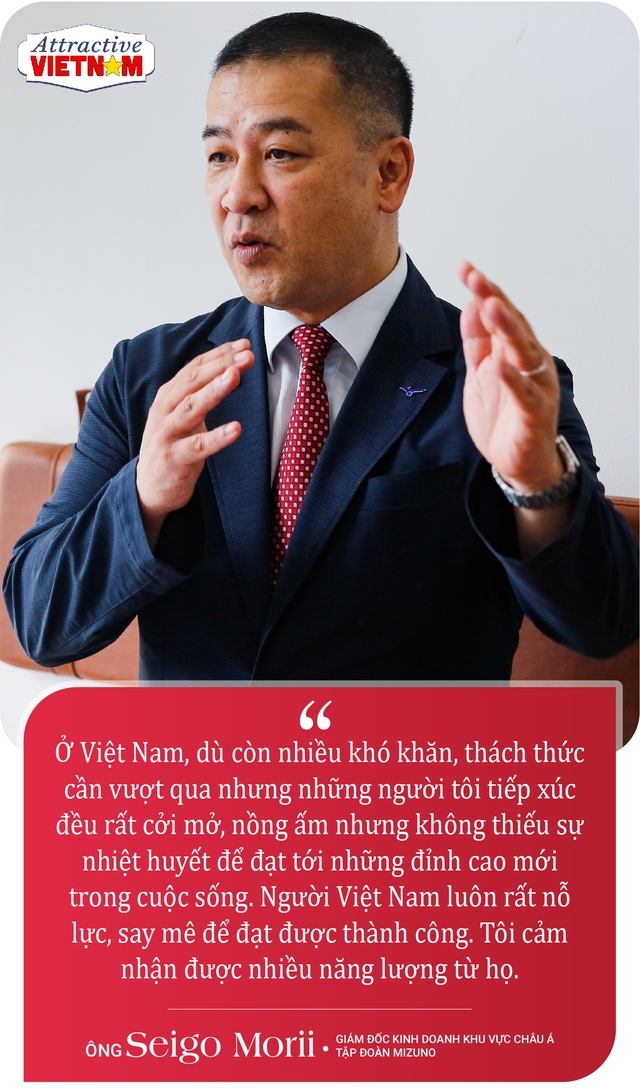 Doanh nhân Nhật hâm mộ tiền đạo Hà Đức Chinh: ‘Tôi  ấn tượng sâu sắc với sự khát khao trong mắt người Việt!’ - Ảnh 4.