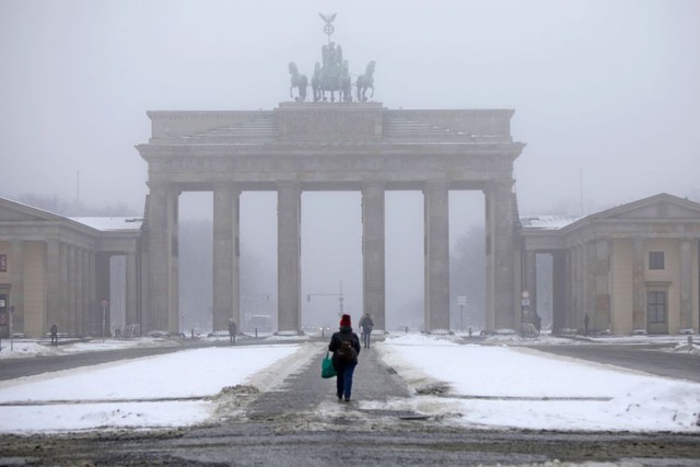 Reuters cảnh báo: Dự trữ khí đốt không đủ cho EU tồn tại qua mùa đông - Ảnh 1.