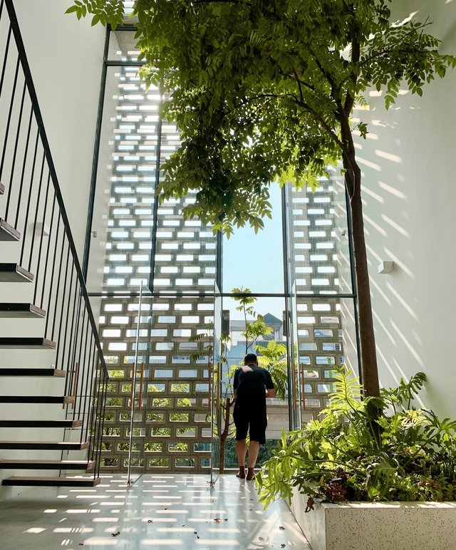 Cận cảnh ngôi nhà Việt lọt top 50 công trình nhà đẹp nhất do tạp chí kiến trúc danh tiếng bình chọn - Ảnh 3.
