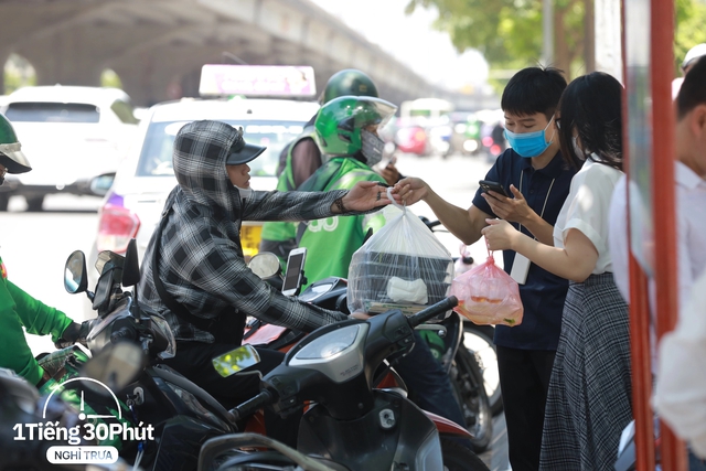 Dân văn phòng khu Keangnam đi bộ gần 2km buổi trưa để tiết kiệm tiền ship - Ảnh 7.