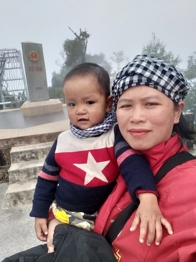 Bà mẹ người Dao cùng con 27 tháng tuổi phượt xuyên Việt, mắc võng, ngủ lều ở giữa rừng - Ảnh 2.