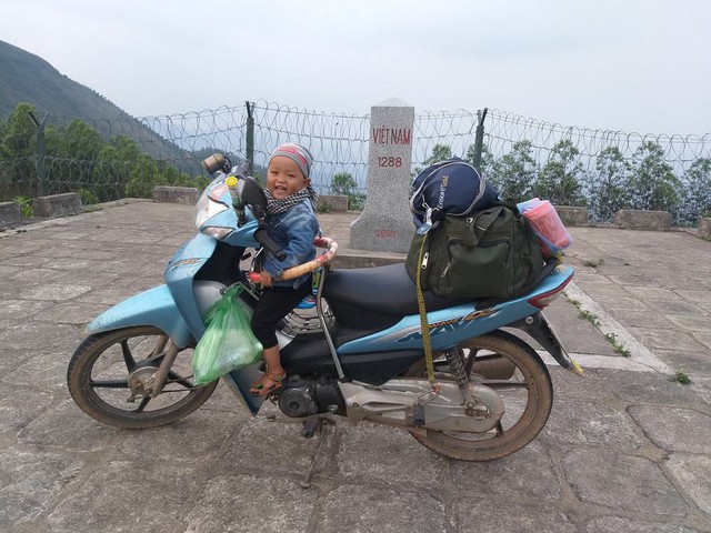 Bà mẹ người Dao cùng con 27 tháng tuổi phượt xuyên Việt, mắc võng, ngủ lều ở giữa rừng - Ảnh 4.