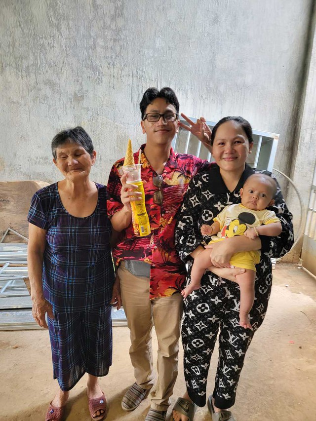 Cuộc hồi hương sau 16 năm của cậu bé gốc Việt có khối u che nửa mặt được mẹ Mỹ nhận nuôi - Ảnh 9.