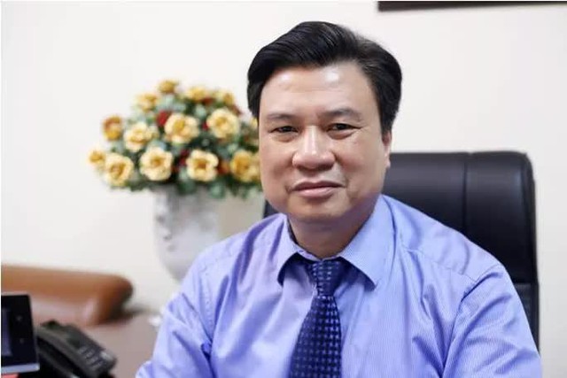 Kéo dài thời gian giữ chức đối với Thứ trưởng Bộ GD-ĐT Nguyễn Hữu Độ - Ảnh 1.