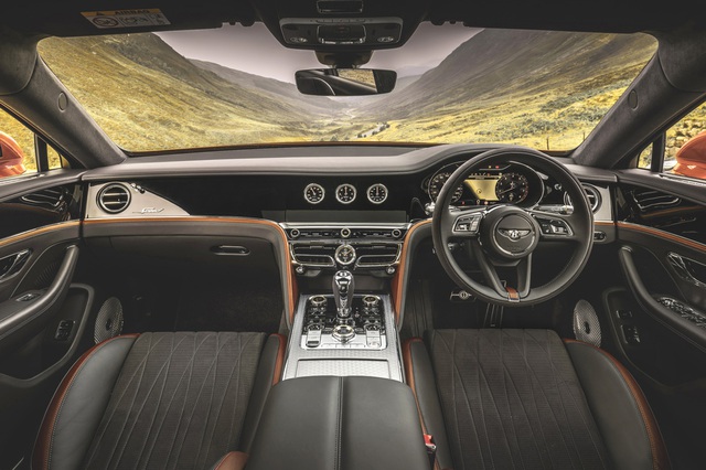 Bentley Flying Spur ra mắt bản mới: Mạnh và nhanh nhất, chưa tiết lộ giá - Ảnh 3.