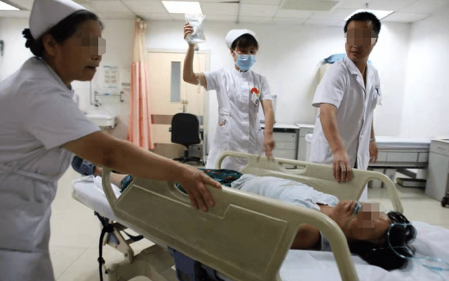 Người phụ nữ 48 tuổi nhập viện cấp cứu vì 1 loại thức ăn nhiều người rất thích - Ảnh 1. Người phụ nữ 48 tuổi nhập viện cấp cứu vì 1 loại thức ăn nhiều người rất thích - Ảnh 1.