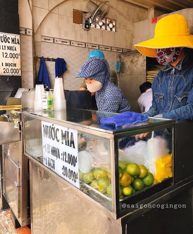 4 shops selling water for more than a decade in Ho Chi Minh City: Still keeping the same taste, customers wait in long queues to buy - Photo 3.