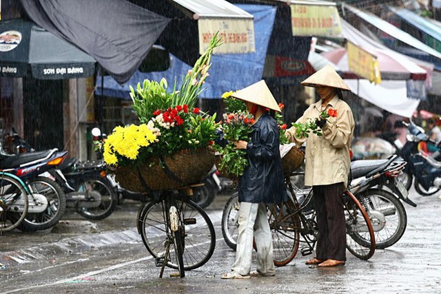 In the eyes of foreign tourists, these are things that can only be found on the streets of Vietnam - Photo 13.