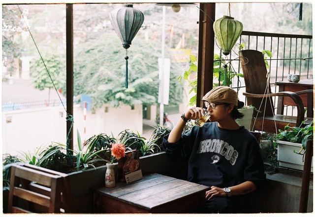 Lap at 3 high-rise cafes with beautiful views to enjoy Hanoi's autumn - Photo 11.