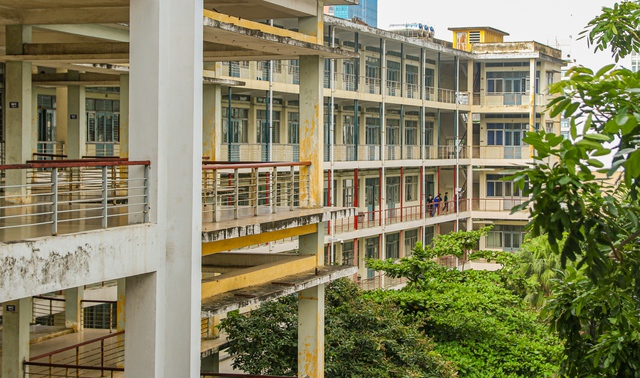 Trường đại học rộng nhất trung tâm Hà Nội, sinh viên phải tra bản đồ để tìm đường - Ảnh 7. Trường đại học rộng nhất trung tâm Hà Nội, sinh viên phải tra bản đồ để tìm đường - Ảnh 7.