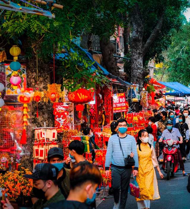  Những toạ độ chụp áo dài Tết siêu đẹp ở Hà Nội để có bộ ảnh rực rỡ đón mừng năm mới đến - Ảnh 3.