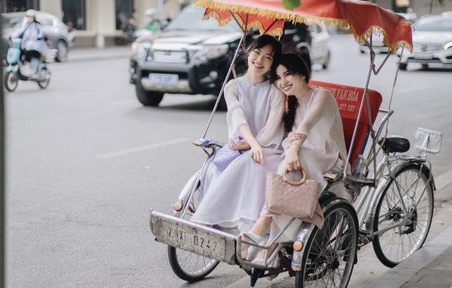  Những toạ độ chụp áo dài Tết siêu đẹp ở Hà Nội để có bộ ảnh rực rỡ đón mừng năm mới đến - Ảnh 20.