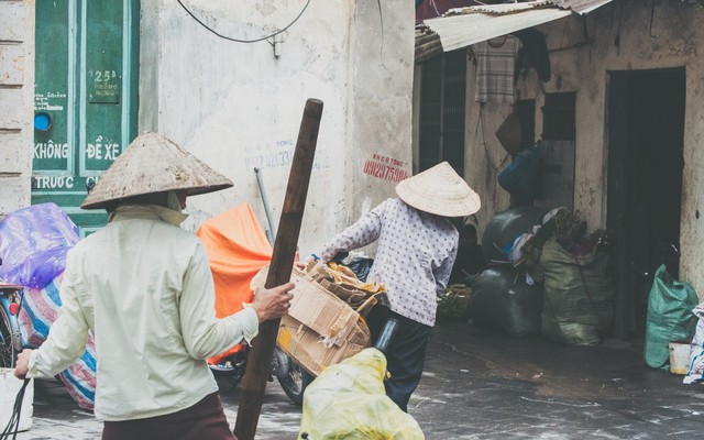 Hé lộ thu nhập và những góc khuất của lao động phi chính thức ở Việt Nam